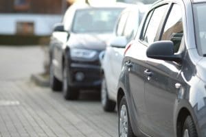 closeup-shot-black-car-parking-lot-with-blurred-background, Parking Etiquetten Concerns